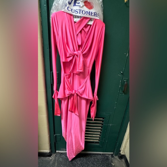 Pre-owned in perfect condition Fashionnova Tied to you maxi dress in neon pink L - Picture 11 of 12
